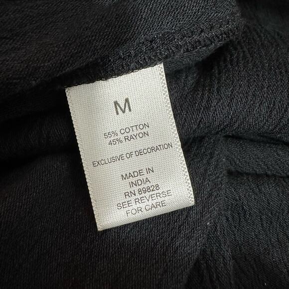 Logo Lavish Womens Top Size M Black Pleated Crochet Trim Keyhole Back Closure - Picture 9 of 9